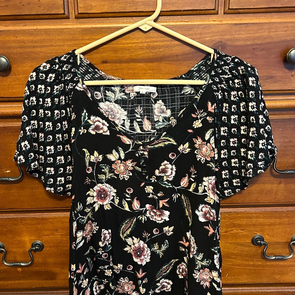 Maurice’s short sleeved floral top